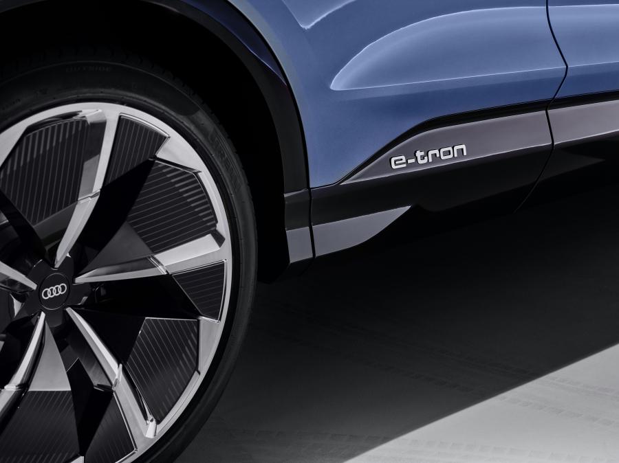 Детали экстерьера Audi Q4 e-tron Concept 2019 года  (фото 8 из 28)